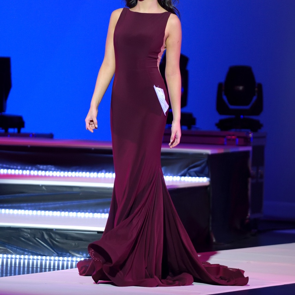 Jovani burgundy jersey evening gown😈